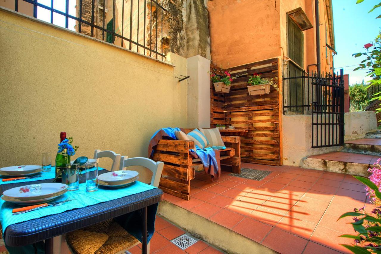 Casa A 2 Passi Dal Mare Con Patio Privato Vila Imperia Exterior foto