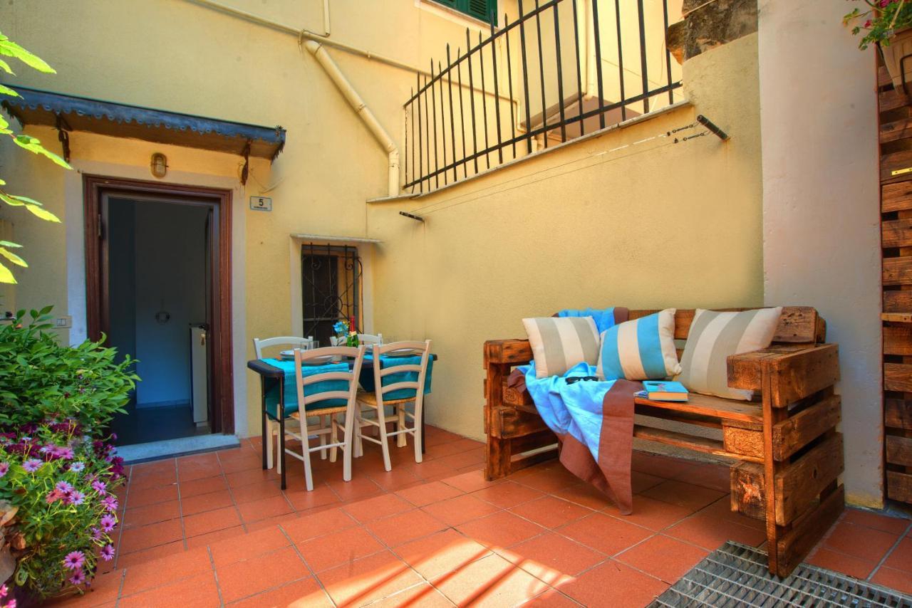 Casa A 2 Passi Dal Mare Con Patio Privato Vila Imperia Exterior foto